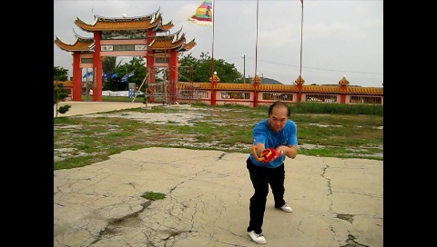 Shaolin Through-Cloud Umbrella Set